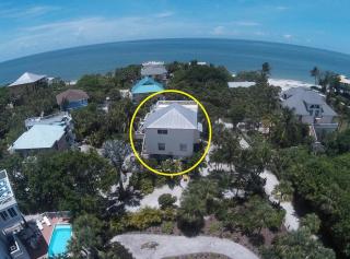 Coconut Castaway - Ocean Views, Walk to Beach, Golf Cart, Club Pool - 9