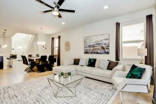 Last Minute Disney Getaway! Private Pool, Hot Tub & Games Room. Book Now! #27850 - Kissimmee - 3