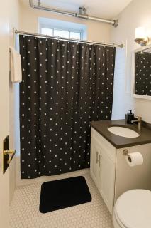 Trendy Studio in Vibrant Area - BS007 - Chicago - 1