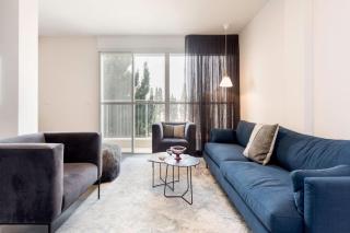 Modern 2BR Apt w Private Parking in City Center by Sea N' Rent - Ramat HaSharon - 0