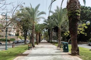 Modern 2BR Apt w Private Parking in City Center by Sea N' Rent - Ramat HaSharon - 4