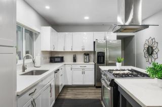 Luxurious Hollywood Retreat Perfect Getaway - 4