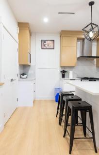 Brand-new 4 BR, family-friendly duplex is your home away from home in Vancouver! - Vancouver - 7