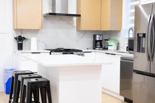 Brand-new 4 BR, family-friendly duplex is your home away from home in Vancouver! - Vancouver - 3
