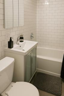 Studio Apt Comfy & Sunlit - Algonquin 5A - Chicago - 1