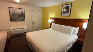Lakeshore Inn Water Front - Moses Lake - 7