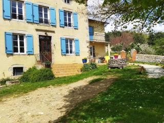 Maison de Charme à Domeyrat: Jardin, Balades, Confort et Animations Culturelles - FR-1-582-334 - Domeyrat - 0