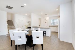 Last Minute Disney Getaway! Private Pool, Hot Tub & Games Room. Book Now! #29116 - Orlando - 1