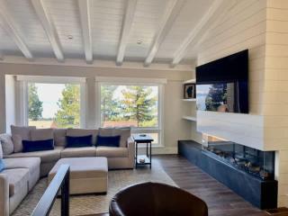 Lake Tahoe Vacation Rental Fireplace and Balcony - Incline Village - 9