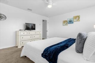 Last Minute Disney Getaway! Private Pool, Hot Tub & Games Room. Book Now! #98229 - Kissimmee - 2