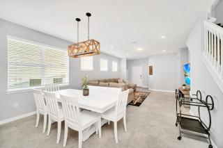 Last Minute Disney Getaway! Private Pool, Hot Tub & Games Room. Book Now! #48542 - Davenport - 2