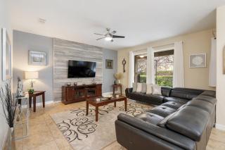 Last Minute Disney Getaway! Private Pool, Hot Tub & Games Room. Book Now! #41169 - Kissimmee - 0