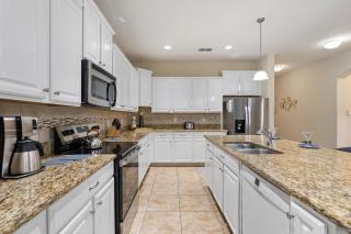 Last Minute Disney Getaway! Private Pool, Hot Tub & Games Room. Book Now! #41169 - Kissimmee - 2
