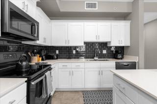 Last Minute Disney Getaway! Private Pool, Hot Tub & Games Room. Book Now! #93757 - Kissimmee - 1