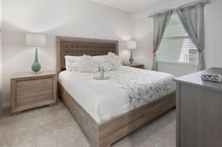 Last Minute Disney Getaway! Private Pool, Hot Tub & Games Room. Book Now! #88033 - Kissimmee - 1