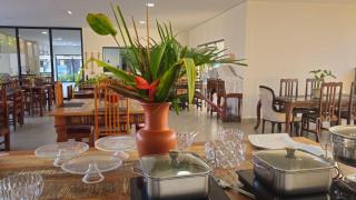 O BEIRA MAR PRAIA HOTEL está LOCALIZADO na ORLA, na PRAIA DE TAPERAPUAN, CAFÉ INCLUSO, Wi-Fi 500mb, PISCINAS, Estacionamento Privativo, Ar Condicionado Split, SMART TV, Frigobar, - Porto Seguro - 8