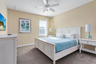 Last Minute Disney Getaway! Private Pool, Hot Tub & Games Room. Book Now! #49505 - Kissimmee - 1