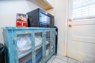 The Cozy Studio of Lisa Marie - Memphis - 8