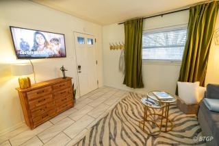 The Cozy Studio of Lisa Marie - Memphis - 2