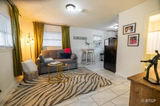The Cozy Studio of Lisa Marie - Memphis - 1