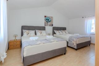 Apartments by the sea Vir - 18523 - Vir - 2