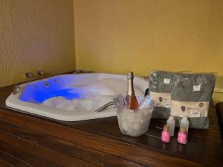 Relaxe na Jacuzzi c/ sais de banho á 300m da Praia - São Sebastião - 5