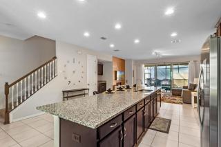 Last Minute Disney Getaway! Private Pool, Hot Tub & Games Room. Book Now! #65971 - Kissimmee - 4