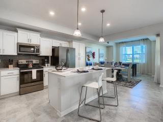 Last Minute Disney Getaway! Private Pool, Hot Tub & Games Room. Book Now! #39478 - Kissimmee - 1