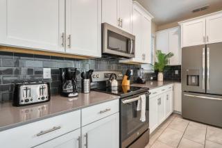 Last Minute Disney Getaway! Private Pool, Hot Tub & Games Room. Book Now! #54267 - Kissimmee - 3