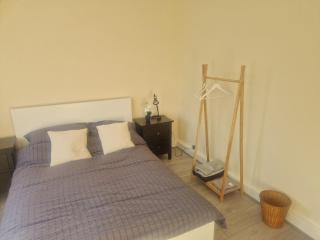 1930s conversion two apartment - Harold Wood - 2