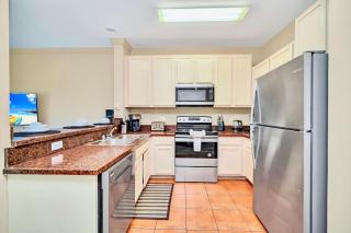 Stunning 2BR Condo with Hot Tub and Pool, near Disney! - Orlando - 4