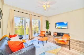 Stunning 2BR Condo with Hot Tub and Pool, near Disney! - Orlando - 0