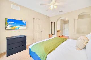 Stunning 2BR Condo with Hot Tub and Pool, near Disney! - Orlando - 3