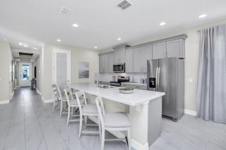 Last Minute Disney Getaway! Private Pool, Hot Tub & Games Room. Book Now! #82589 - Kissimmee - 3
