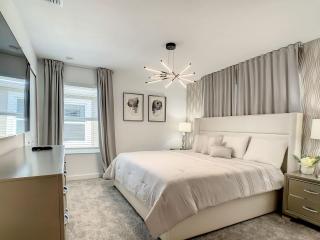 Last Minute Disney Getaway! Private Pool, Hot Tub & Games Room. Book Now! #87953 - Kissimmee - 7