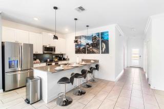 Last Minute Disney Getaway! Private Pool, Hot Tub & Games Room. Book Now! #87351 - Kissimmee - 1