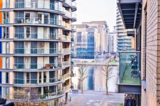Canary Wharf Balcony & Waterfront 2-Bed, 2-Bath - 4