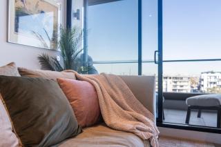 Wellness and Style - 2BR Apartment with Pool, Hot Tub and Gym - Melbourne - 2
