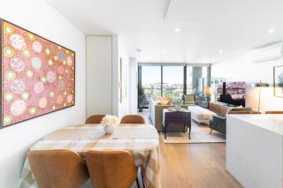 Wellness and Style - 2BR Apartment with Pool, Hot Tub and Gym - Melbourne - 1