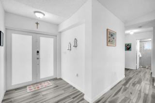 Lime Haus lime - Your Family Stay in Miami Awaits - Tamiami - 1