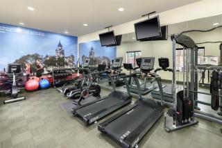 Best Western Premier Crown Chase Inn & Suites - Denton - 1