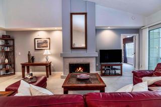 The Golden Bear Retreat 1222-3 - - 3