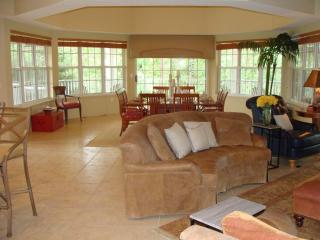 Spacious with golf and wildlife views 1233-4 - 0