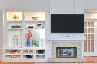 Spacious 3 BR plus SS in Den & screened lanai waterside - - 4