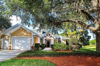 Spacious 3 BR plus SS in Den & screened lanai waterside - 0