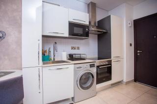 Descent Studio Apartment at Signature - 1