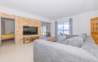 2 Bedroom Amazing Apartment In Lukovo - Lukovo - 8