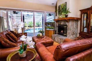 4-bdrm Pool House Paradise 1 block to beach with salt water pool and hot tub - 1