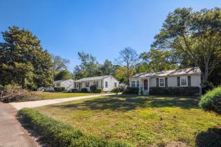 Charming 4BR Home with Spacious Backyard - North Augusta - 2