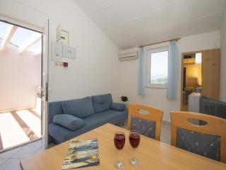 Lumbarda Resort Apartments - Standard One-Bedroom Apartment E10 - Lumbarda (Lombarda) - 0